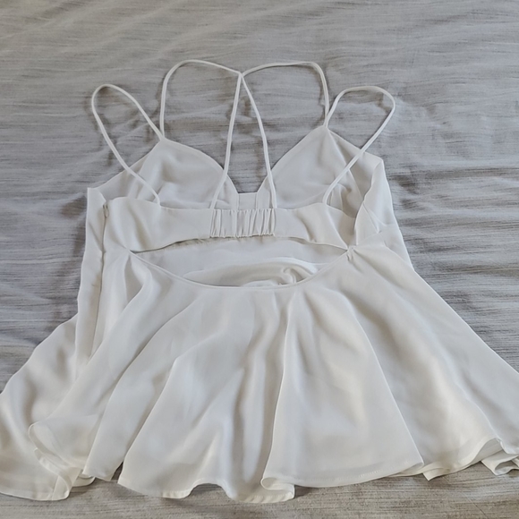 White Strappy & Flowy Express Top - Picture 4 of 8